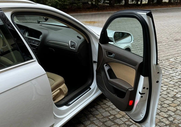 Audi A4 cena 38499 przebieg: 245000, rok produkcji 2013 z Wałbrzych małe 211